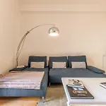 Luxury Design Apt, Comfy W/ A/C, Wifi & Netflix