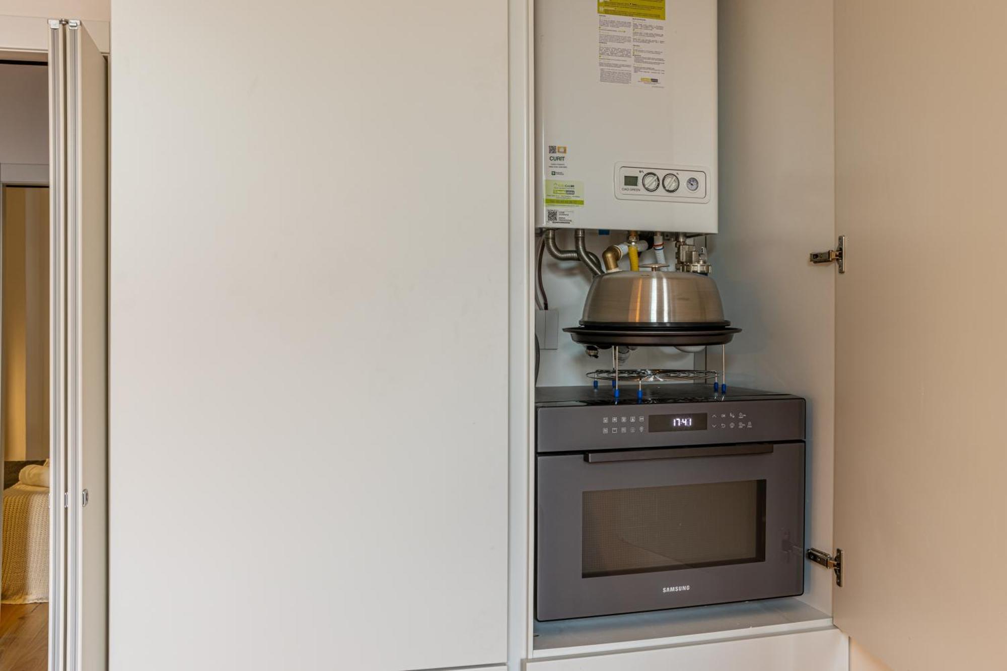 Appartement Luxury Design Apt, Comfy W/ A/c, Wifi & Netflix
