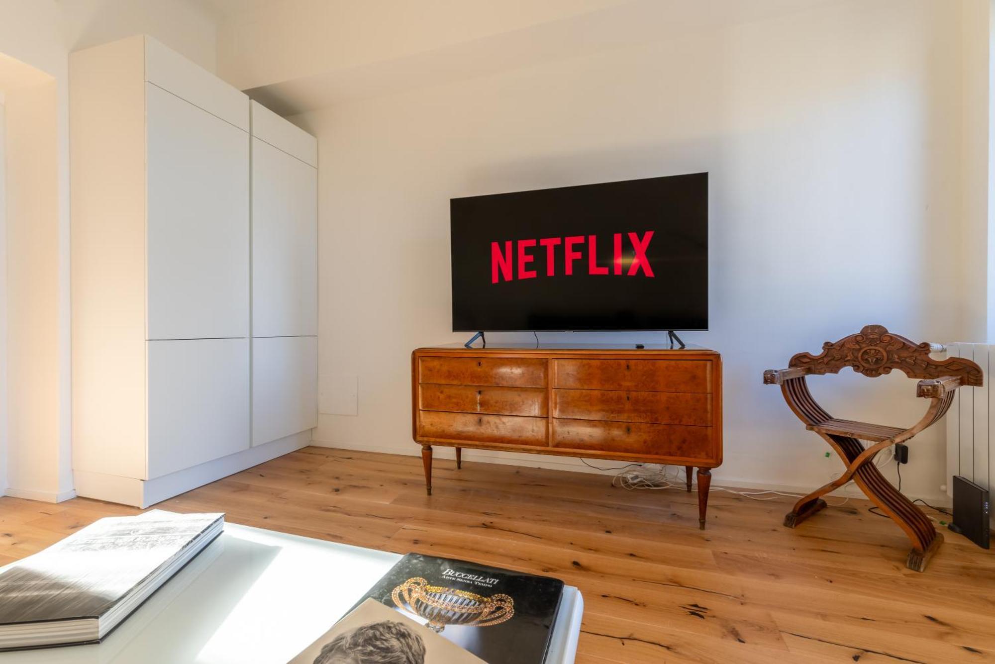 Luxury Design Apt, Comfy W/ A/c, Wifi & Netflix * Milan