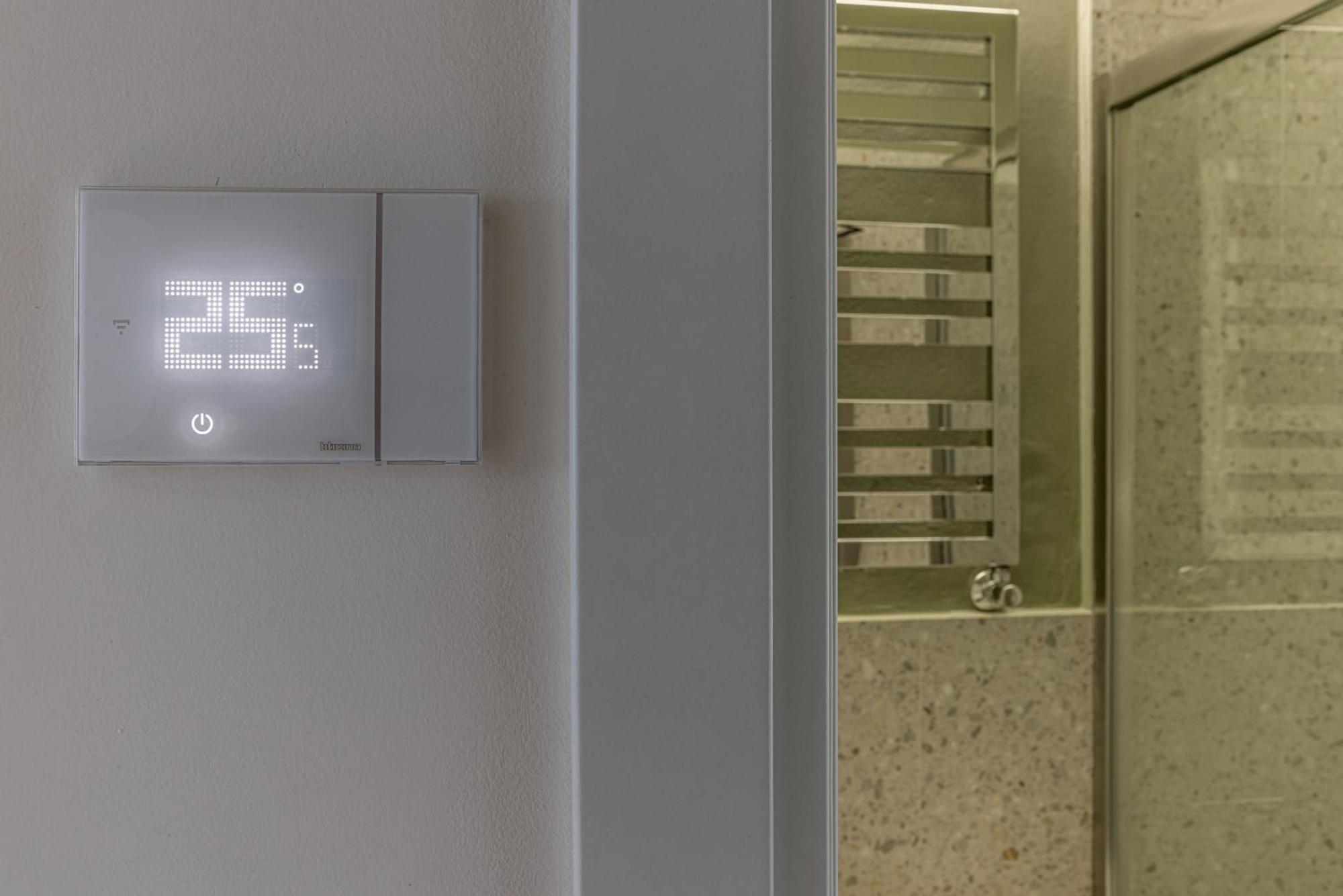 Luxury Design Apt, Comfy W/ A/c, Wifi & Netflix * Milán