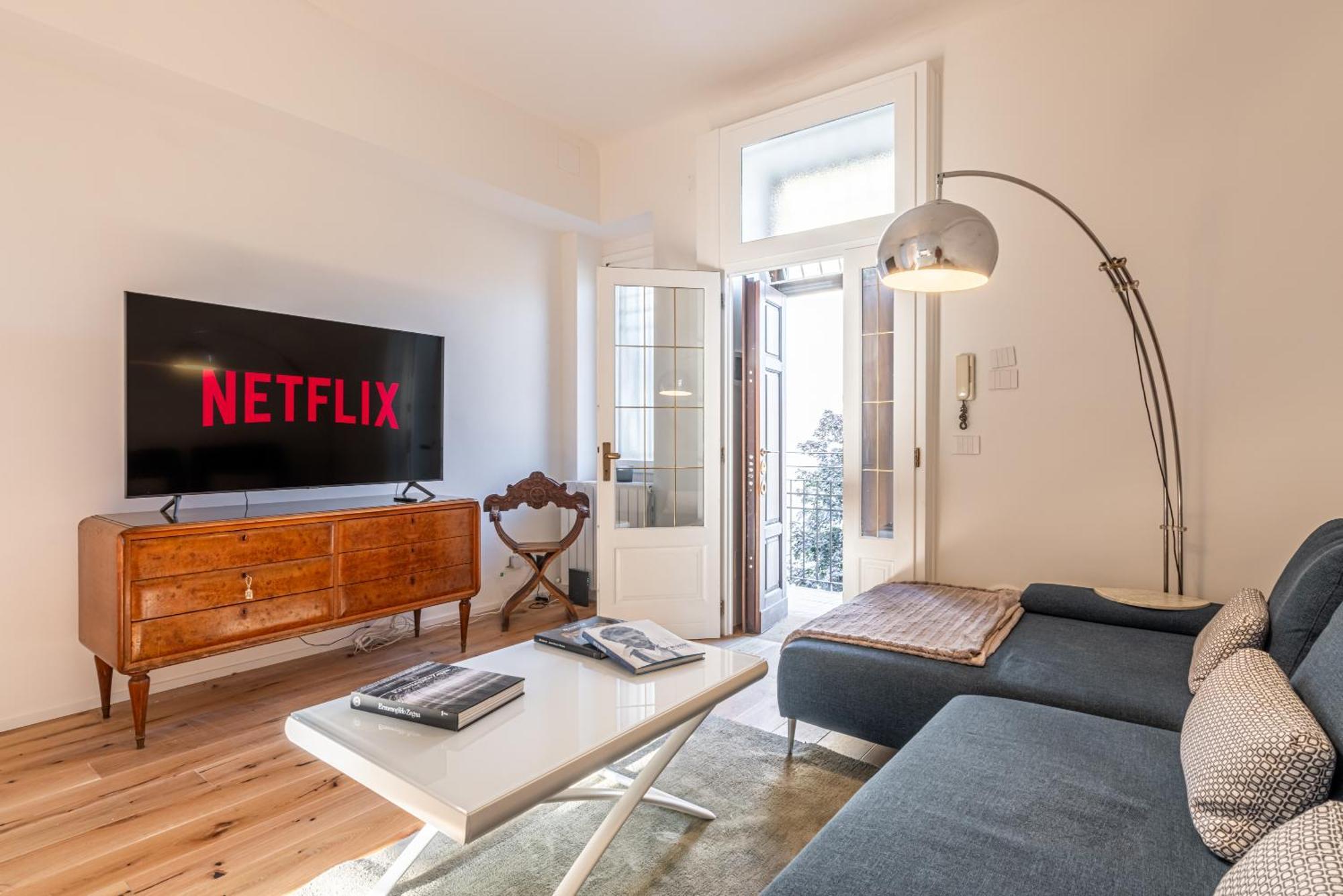 Luxury Design Apt, Comfy W/ A/c, Wifi & Netflix *